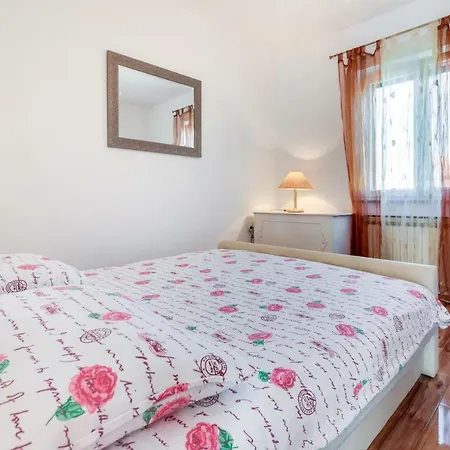 Nyaraló Elin Šibenik