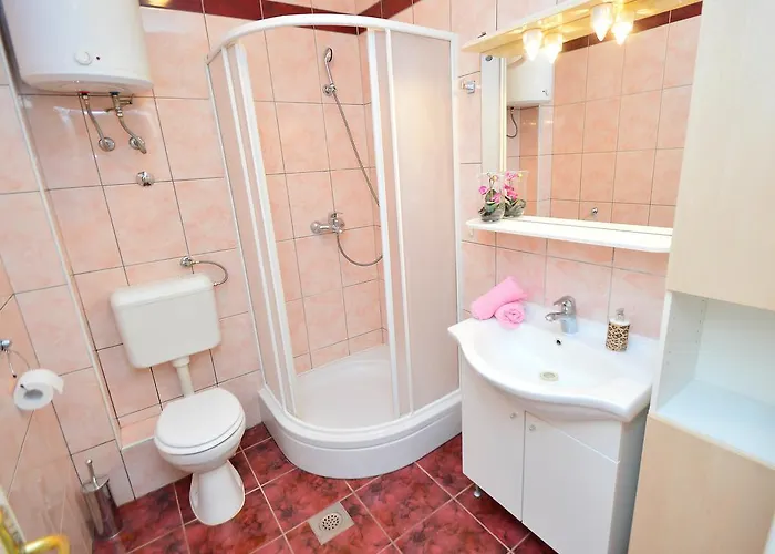 Holiday Elin Sibenik